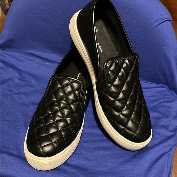 Time and Tru Black Quilted Slip-On Loafers - Picture 4 of 6